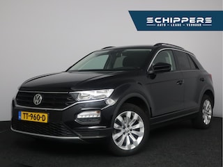 Volkswagen T-Roc 1.5 TSI Sport | Trekhaak | Stoel verwarmd | Stuur verwarmd |