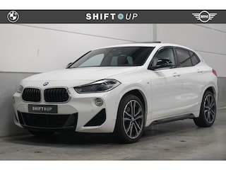 BMW X2 sDrive20i M-Sport | Panoramadak | Trekhaak | Camera | Stoelverwarming