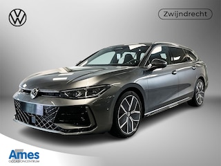 Volkswagen Passat Variant 1.5 150pk eTSI R-Line Edition App-Connect Wireless | Panoramadak | Achteruitrijcamera