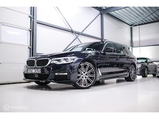 BMW 5-serie Touring 540d xDrive High Executive | B&W audio | Adaptive | HUD | 360 camera | Carbon Black | Panoramadak | Stoelkoeling | LED |