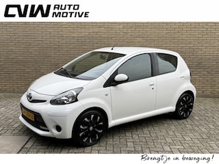 Toyota Aygo 1.0 VVT-i Aspiration 5-deurs | Airco | Bluetooth | LED | Lederen stuurwiel | 15 inch lichtmetalen velgen | Audio | Recent onderhouden