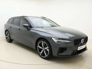 Volvo V60 T6 350pk AWD Plus Dark / NIEUW €4300,- Voorraadkorting / Panoramisch dak / Head-up display / Keyless / 360Camera / H&K Audio / Sportstoelen.