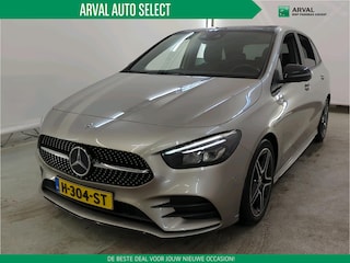 Mercedes-Benz B-klasse 200 163pk Automaat Business Solution AMG | Panoramadak | Dodehoek | Nightpakket | Navi | Camera | PDC | DAB