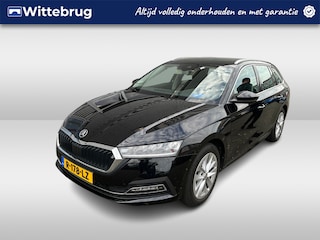 Skoda Octavia Combi 1.5 e-TSI 150pk Style DSG Automaat Parkeersensoren / Navigatie / Stoelverwarming / Digital Cockpit