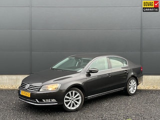 Volkswagen Passat 1.4 TSI Highline BlueMotion Leder/Alcantara | Clima | Bluetooth | Camera | Stoelverw.