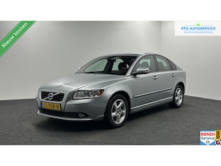 Volvo S40 2.0 Business Edition LEER TREKHAAK CRUISE NAVIGATIE STOELVERWARIMING.