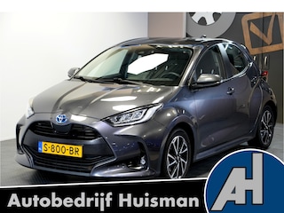 Toyota Yaris 1.5 Hybrid 85kW/115pk CVT Dynamic SOUNDPAKKET + ADAPT.CRUISE + LANE ASSIST + APPLE CARPLAY/ANDROID AUTO + LED KOPLAMPEN + CLIMA + PD-GLASS + ACHTERUITRIJCAMERA + SPORTSTOELEN + MISTLAMPEN + 16” LM-VELGEN!!