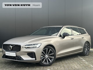 Volvo V60 2.0 T6 Plug-in hybrid AWD Plus Dark Adaptieve cruise control / BLIS / 360 camera / elektr. verst. Contourstoelen / stuur-,stoel-, voorruit verw. / Harman Kardon audio / Trekhaak / Keyless drive / All season banden