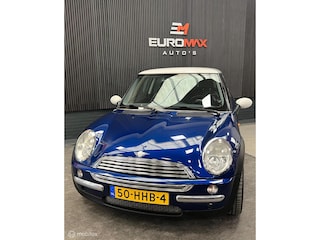 Mini Cooper 1.6 Airco/stoelverwarming/Elekt ramen.