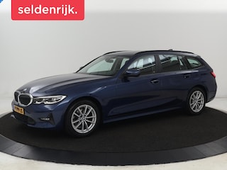 BMW 318i Business Edition | Stoelverwarming | Camera | Carplay | Live Cockpit | Full LED | Navigatie | Dodehoek detectie | Climate control