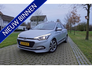 Hyundai i20 1.2 HP i-Motion Premium | Pano | Cruise Control |