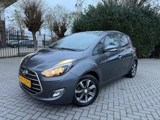 Hyundai ix20 1.4i, Clima, Cruise Control, Navigatie, LM-velgen 16", Parkeersensoren, Bluetooth, Achteruitrijcamera, Trekhaak