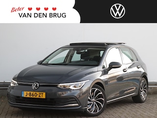 Volkswagen Golf 1.5 TSI 150pk Style | Panoramadak | Matrix LED | Achteruitrijcamera | Stoel- en stuurverwarming |
