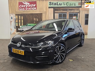 Volkswagen Golf 1.6 TDI Highline Business R /N.A.P/CARPLAY/