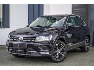 Volkswagen Tiguan 2.0 TSI 4Motion Highline PANO / TREKHAAK / CAMERA