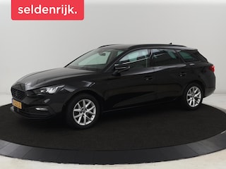 Seat Leon 1.0 TSI Style Intens | Trekhaak | Camera | Carplay | Navigatie | Adaptive cruise | DAB | Parkeerhulp | Full LED | Climate control