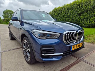 BMW X5 XDrive45e Executive - Panoramadak - HuD - 360 Camera - Memorystoel - Adapt Cruise - Dealeronderhouden