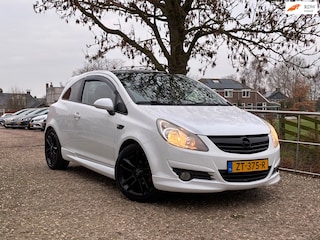 Opel Corsa 1.4-16V White Edition | Nieuwe apk + Airco Nu € 2.975,-!!!