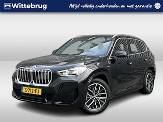 BMW iX1 xDrive30 Launch Edition 67 kWh / Leder / Harman kardon / 360 Camera / Head-up display / Navigatie / App connect /