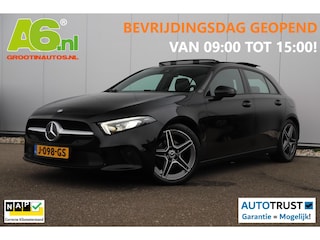Mercedes-Benz A-klasse 160 Business Solution Panoramadak Widescreen Trekhaak 18 inch AMG Velgen Navigatie Camera Full LED Lane Assist Stoelverwarming