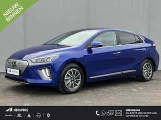 Hyundai Ioniq Comfort EV 38 kWh Automaat / Fabrieksgarantie tot 06-2026 / 8 jaar Batterijgarantie /Dealer onderhouden  / Dealer onderhouden / Achteruitrijcamera / Adaptieve CC / Navigatie / Apple Carplay Android / Stuur- en stoelverwarming / Infinity audio / Bluelink /