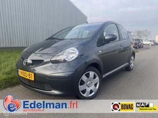 Toyota Aygo 1.0-12V Comfort | 5 Deurs | All-Season banden