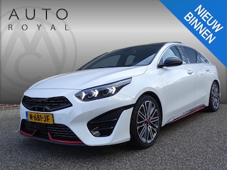Kia ProCeed 1.5 T-GDi GT-PlusLine AUTOMAAT PANORAMADAK | NAVIGATIE | SFEERVERLICHTING | STOEL/STUUR VERWARMING | DAB | ACHTERUIT RIJ CAMERA | LED PAKKET | APPLE CARPLAY | JBL GELUID INSTALATIE |