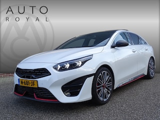 Kia ProCeed 1.5 T-GDi GT-PlusLine AUTOMAAT PANORAMADAK | NAVIGATIE | SFEERVERLICHTING | STOEL/STUUR VERWARMING | DAB | ACHTERUIT RIJ CAMERA | LED PAKKET | APPLE CARPLAY | JBL GELUID INSTALATIE |