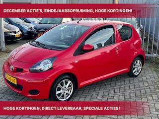 Toyota Aygo 1.0-12V Dynamic! Nieuwe APK! Airco l Camera l Elek pakket l LMV ALL SEASON BANDEN! TOPSTAAT!