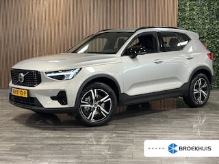 Volvo XC40 2.0 B4 Plus Dark Trekhaak | Harman Kardon | Bestuurdersstoel elektrisch geheugen | Stoel en Stuurwielverwarming | Adaptieve Cruise Control | Pilot Assist | BLIS Dode Hoek Detectie | Parkeercamera | Zitting verlenging voorstoelen | Passagiersstoel elektrisch | 18 Inch | Google Infotainment | Keyless Drive | Parkeersensroen voor+achter | Voorruitverwarming | Elektrisch bedienbare achterklep | DAB Radio | Apple Carplay/Android Auto | Draadloos telefoon opladen | Volvo On Call met mobiele App functie | Silver Dawn Metallic |