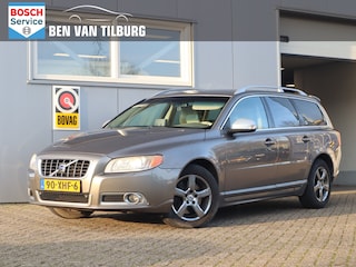 Volvo V70 2.4 D5 Summum / trekhaak / Dynaudio / DVD schermen achterbank