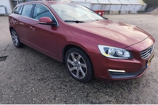 Volvo V60 1.6 T4 MOMENTUM