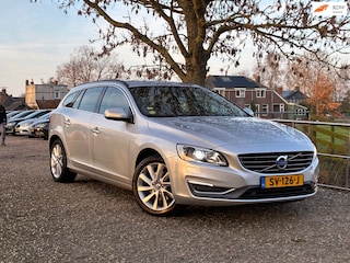 Volvo V60 1.6 D2 Summum | Schuif/Kanteldak + Leder + Cruise + Navi Nu € 6.975,-!!!