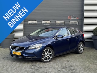 Volvo V40 2.0 D3 Momentum | Navigatie | Lederen Bekleding | Stoelverwarming | Trekhaak |