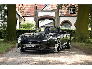 Jaguar F-type 2.0T Chequered Flag
