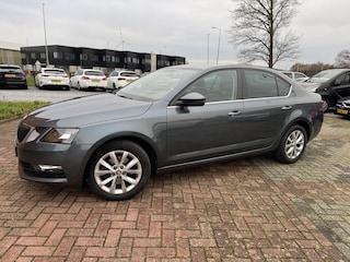 Skoda Octavia 1.0 TSI Greentech Business Edition /APPLE CARPLAY/PDC/STOELVERWARMING/HALF LEER