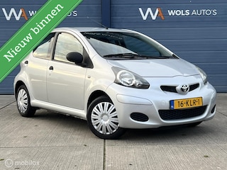 Toyota Aygo 1.0-12V Access / TREKHAAK / AIRCO / DEALER ONDERH.!