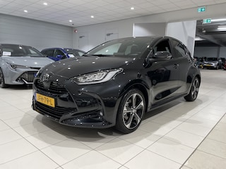 Toyota Yaris 1.5 Hybrid 130 Executive | Demo | Apple Carplay | Android Auto | Fabrieksnavigatie | 17 inch LM-velgen |