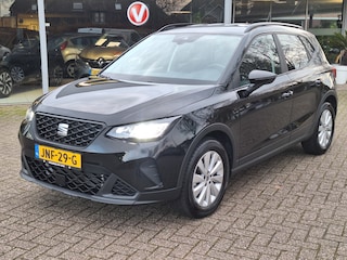 Seat Arona 1.0 EcoTSI Style Business Connect Airco/Navigatie/Cruisecontrol/Parkeersensoren/Draadloos laden van telefoon