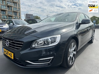 Volvo V60 2.4 D6 AWD Plug-In Hybrid Summum Laag KMs Vol Optie Adaptief Cruise