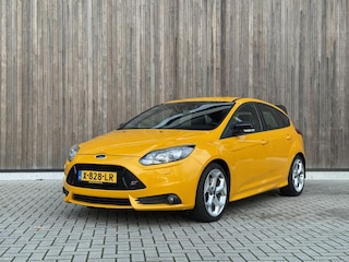 Ford Focus 2.0 EcoBoost ST-3 | RS SPOILER | RECARO STOELEN