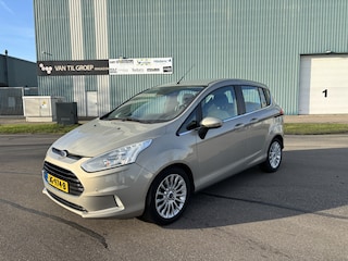 Ford B-MAX 1.6 TI-VCT Titanium Automaat 105 PK. Unieke auto met slechts 87.000 KM !!! Distributieriem en waterpomp vervangen bij 72.000 KM !!