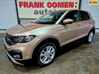 Volkswagen T-Cross 1.0 TSI 95PK Style + OH historie|Trekhaak|LED|Lane|Dodehoek|PDC|Climate|Cruise|Stoelverw.|17"LMV
