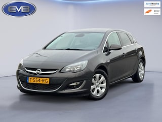 Opel Astra 1.4 Turbo Blitz, achteruitrijcamera, navigatie, 1/2 lederen interieur, parkeersensoren voor en achter, luxe uitvoering