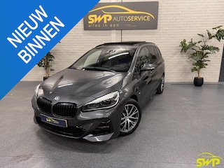 BMW 2-serie Tourer 220i 7p. High Executive Edition | M-sport | Panorama | HUD | Trekhaak | Camera | Navi