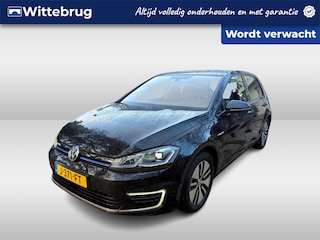 Volkswagen Golf E-DITION / Digitaal dashboard / Navigatie / Camera / Parkeersensoren V+A / Leder /