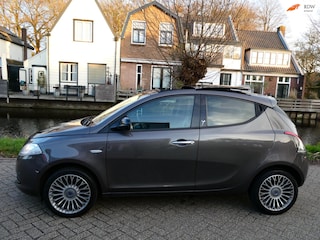 Lancia Ypsilon 0.9 Platinum 86pk Automaat Clima Leder 145.000km.