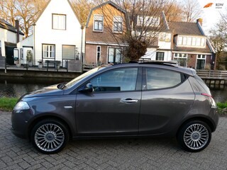 Lancia Ypsilon 0.9 Platinum 86pk Automaat Clima Leder 145.000km.