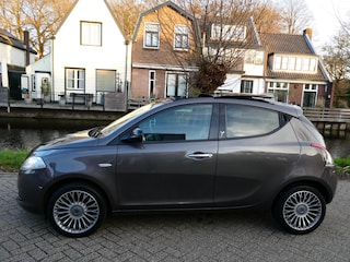 Lancia Ypsilon 0.9 Platinum 86pk Automaat Clima Leder 145.000km.