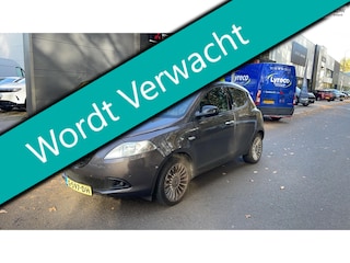 Lancia Ypsilon 0.9 Platinum 86pk Automaat Clima Leder 145.000km.